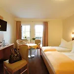 Bb Haus Neugebauer Garni Hotel